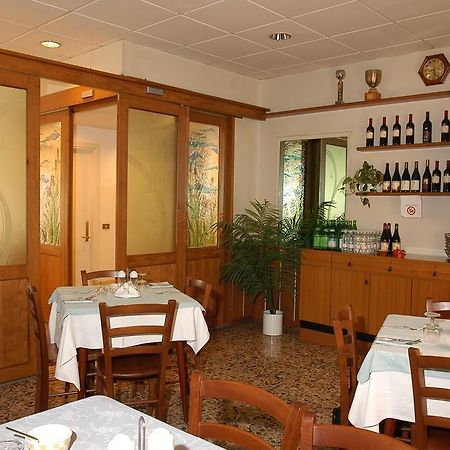 Hotel Molteni Veduggio con Colzano Ngoại thất bức ảnh